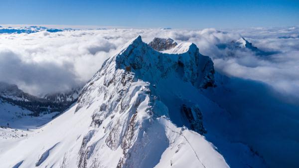 云端的皮拉图斯山