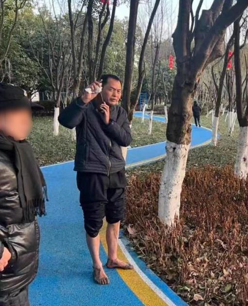 退休一年的他又“出警”了,这次是因为... 退休一年的他又“出警”了,这次是因为...