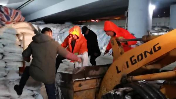 雪还在下！湖南多地暴雪刷屏，有人彻夜默默守护