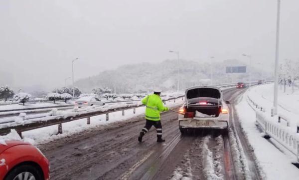 雪还在下！湖南多地暴雪刷屏，有人彻夜默默守护