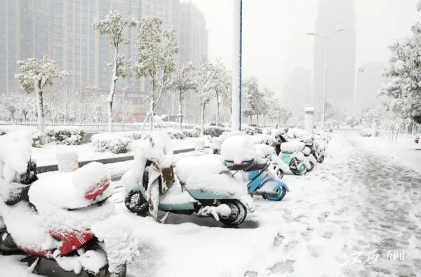 积雪最深超15厘米!江西调整应急响应为三级 积雪最深超15厘米!江西调整应急响应为三级