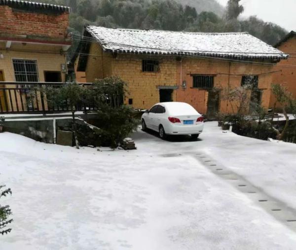 广东今年第一场雪来了!还会更冷,广州明天最低3℃ 广东今年第一场雪来了!还会更冷,广州明天最低3℃