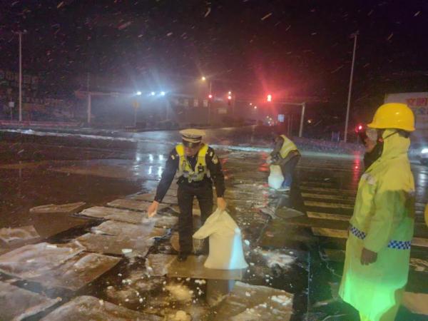 雪还在下！湖南多地暴雪刷屏，有人彻夜默默守护