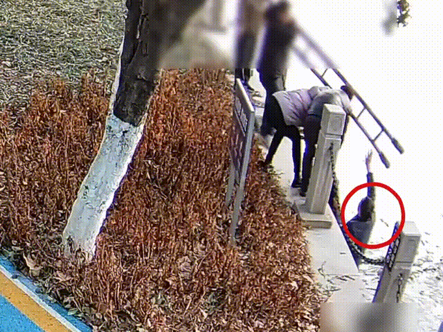 退休一年的他又“出警”了,这次是因为... 退休一年的他又“出警”了,这次是因为...