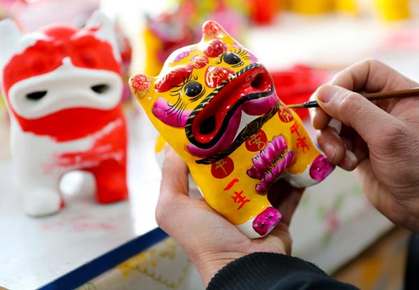 山东高密：非遗泥塑贺新春