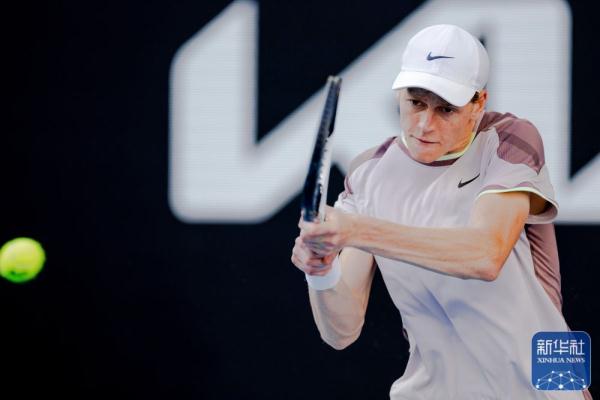 澳网:辛纳晋级八强 澳网:辛纳晋级八强