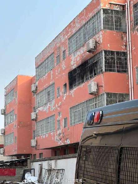 直击方城火灾事故学校，方城起火宿舍疑为教室改建