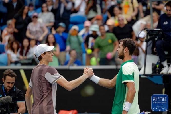 澳网:辛纳晋级八强 澳网:辛纳晋级八强