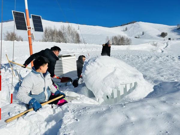 积雪比人高！是何原因导致阿勒泰雪崩？如何防御？