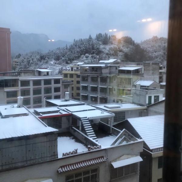 广西真的下雪了！“天寒地冻”模式开启，北海至涠洲岛航线停航