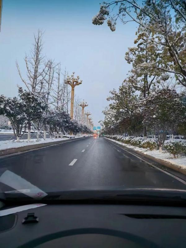 长沙道路"一夜雪无",这可不是网友舔干净的!