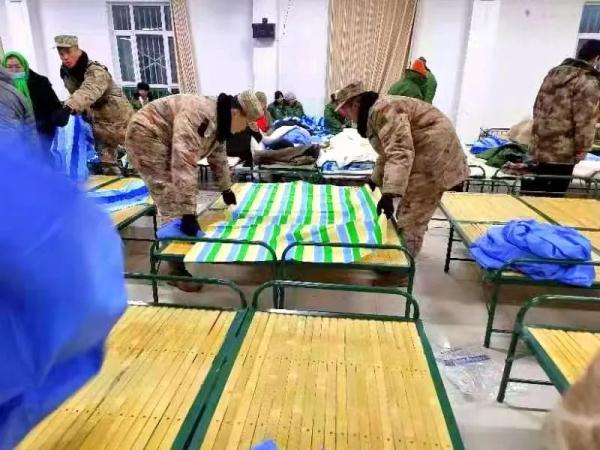 新疆乌什县7.1级地震，解放军和武警部队官兵集结出动！