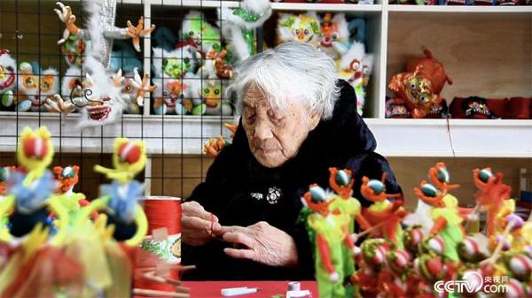 河南镇平：指尖非遗绣出浓浓年味