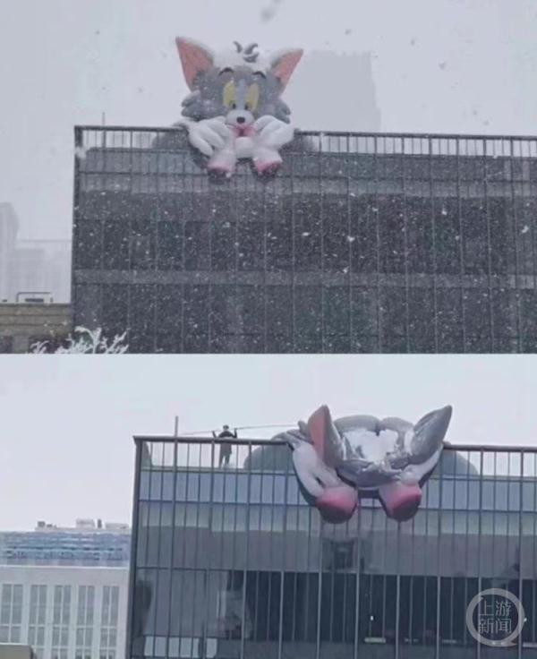 南昌遭遇32年来最大降雪，一商场楼顶“汤姆和杰瑞”被压塌