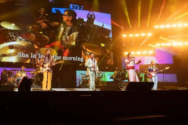 温拿五虎走过50载,他们选择“快乐地告别” 温拿五虎走过50载,他们选择“快乐地告别”