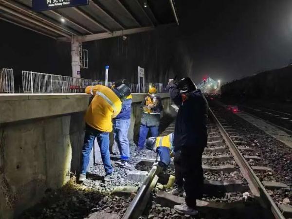 启动Ⅰ级应急响应!新疆地震后,铁路最新情况来了 启动Ⅰ级应急响应!新疆地震后,铁路最新情况来了
