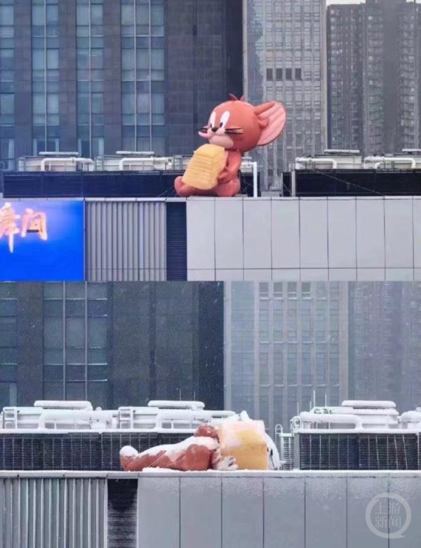 南昌遭遇32年来最大降雪，一商场楼顶“汤姆和杰瑞”被压塌