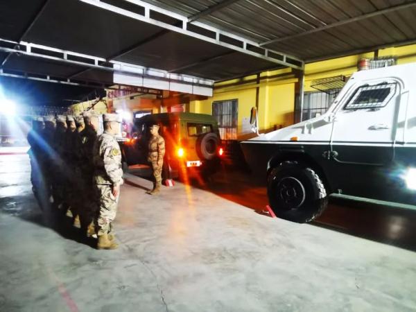 新疆乌什县7.1级地震，解放军和武警部队官兵集结出动！