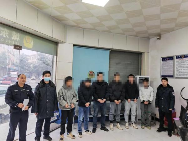 “涉黄”小卡片成诈骗引流新手段 男子被骗11万 “涉黄”小卡片成诈骗引流新手段 男子被骗11万