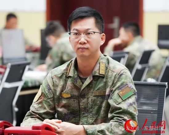 他,荣获军队科技进步三等奖,3次荣立三等功,还被中央军委表彰…… 他,荣获军队科技进步三等奖,3次荣立三等功,还被中央军委表彰……