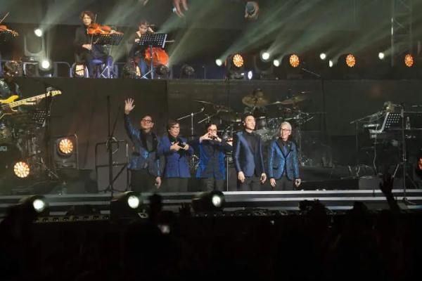 温拿五虎走过50载,他们选择“快乐地告别” 温拿五虎走过50载,他们选择“快乐地告别”