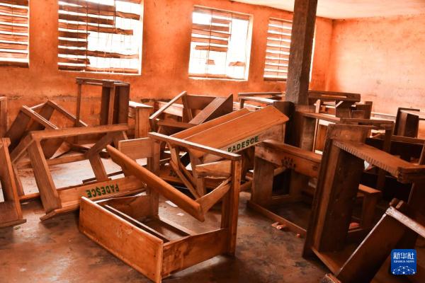 喀麦隆一中学踩踏事故造成逾百人受伤