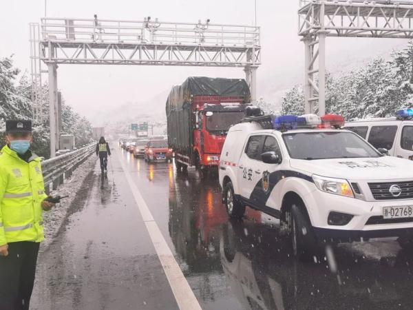 今早，西湖刷屏！杭州人朋友圈瞬间沸腾