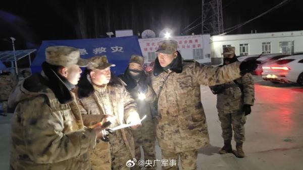 地震发生瞬间，监控记录下这些画面