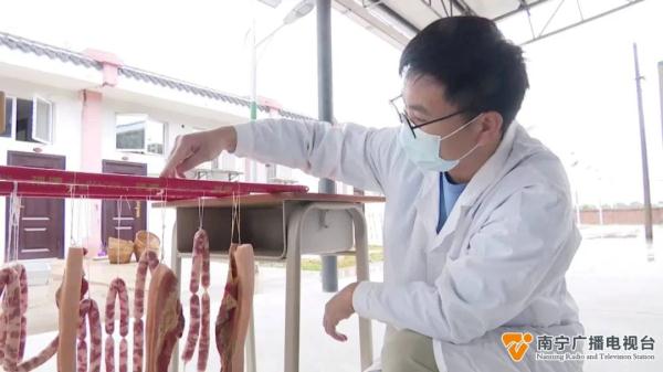 飘香校园！广西这所大学宿舍阳台上竟晒有腊味？