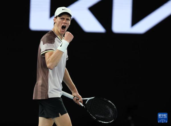 澳网：辛纳晋级半决赛