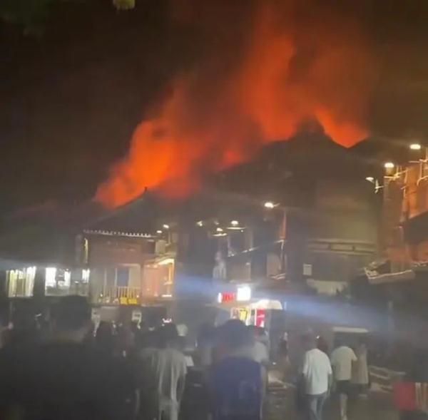 济南一酒店突发火灾，4人身亡！