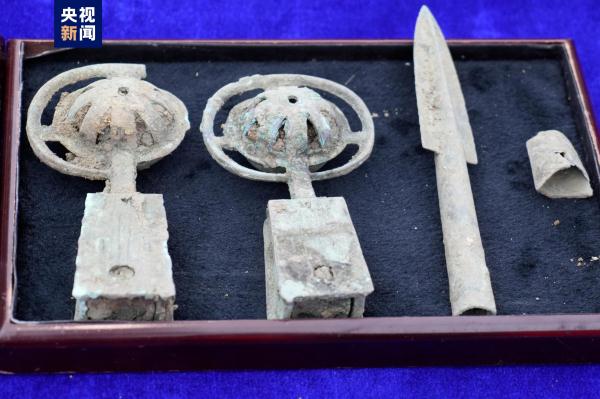 湖北襄阳警方破获“规格最高”文物案,9件国家一级文物获救 湖北襄阳警方破获“规格最高”文物案,9件国家一级文物获救