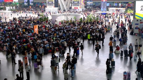 广铁预计：节前客流高峰在2月3日
