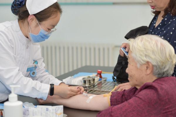 人与血管同寿？专家提醒：防范血管“早衰”做好这8件事