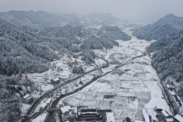 重庆秀山迎来降雪