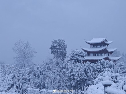 湖南暴雪已致1万多人受灾 湖南暴雪已致1万多人受灾