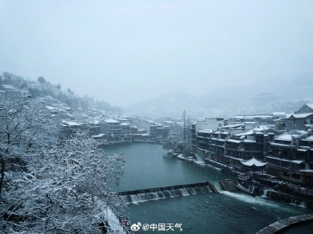湖南暴雪已致1万多人受灾 湖南暴雪已致1万多人受灾