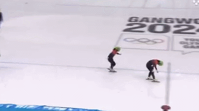 冬青奥会短道速滑小将展现青春力量