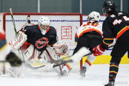 祝贺！深圳女冰首夺中国女子冰球职业联赛总冠军