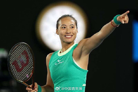 逆转获胜！郑钦文首进大满贯女单四强