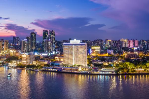 烟花秀回归!广州地铁随之调整,广州这里已被订满→ 烟花秀回归!广州地铁随之调整,广州这里已被订满→