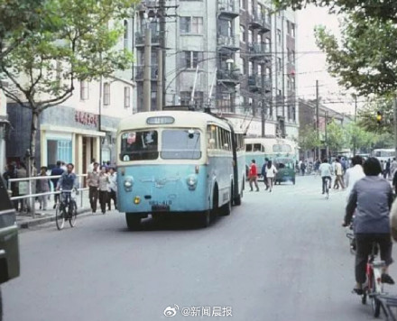 繁花中阿宝与雪芝约会的曹家渡，当年的邮局、书店和13路电车还在吗？