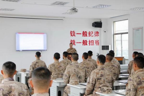 预提指挥军士,集合! 预提指挥军士,集合!