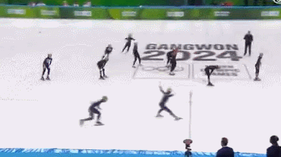 冬青奥会短道速滑小将展现青春力量