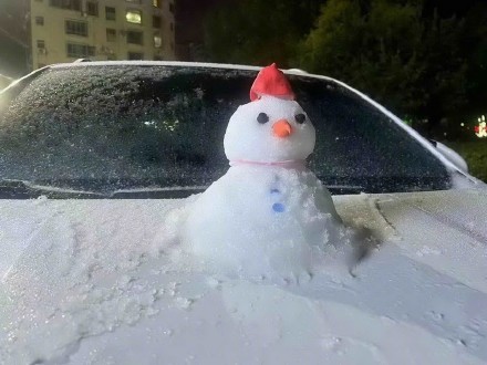 看雪不出省，广东河源多地飘雪现北国风光