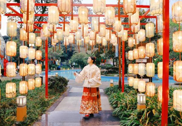 四川峨眉山：开启“冰雪+”畅玩模式