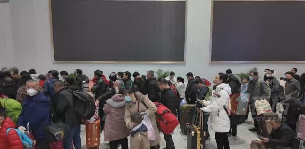 今天正式开启！深圳这些地方已人山人海！多图直击→