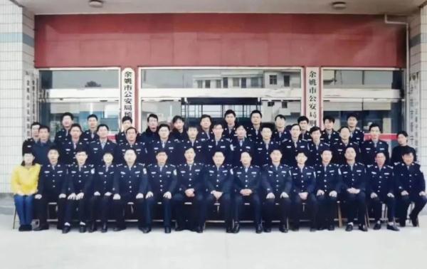 出租屋内，妻子被捅多刀身亡！15年前宁波的这起命案，破了！