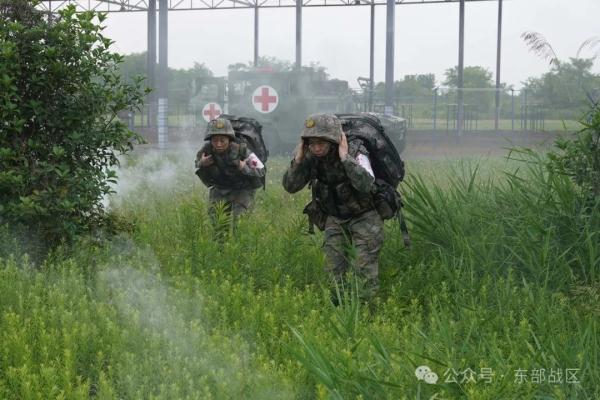 这个女文职，荣立二等功！