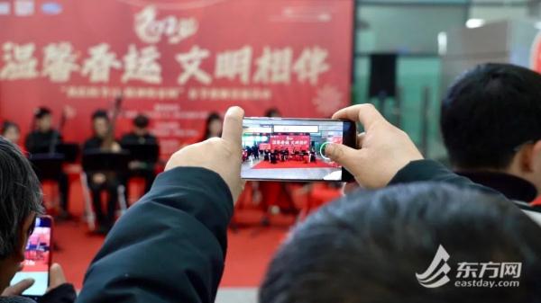 上海这里人人人人人！直击上海春运首日，交通信息“一键达”→